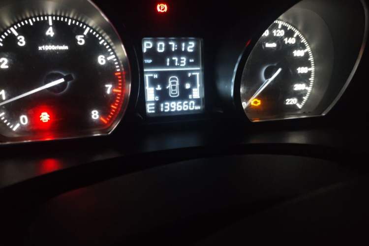 Used Zotye T600 2015 2.0T DCT Prestige Edition Odometer Close Up