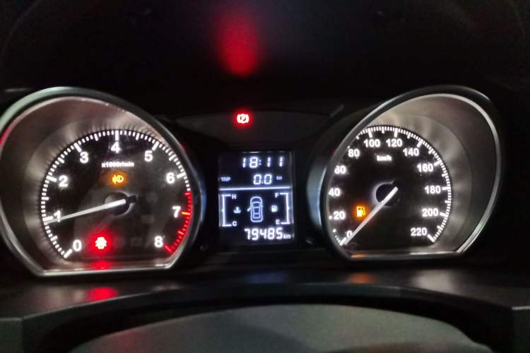Used Zotye T600 2015 1.5T Manual Flagship Model Odometer Close Up