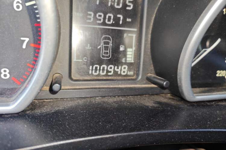 Used Zotye T600 2015 1.5T Manual Elite Model Odometer Close Up
