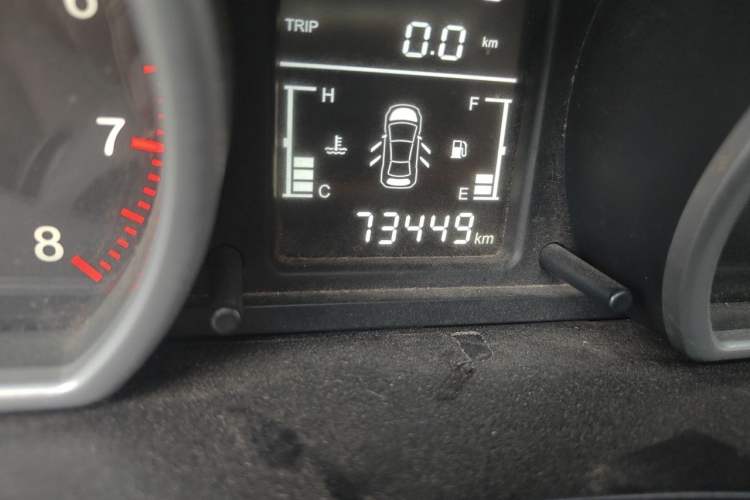 Used Zotye T600 2015 1.5T Manual Luxury Model Odometer Close Up