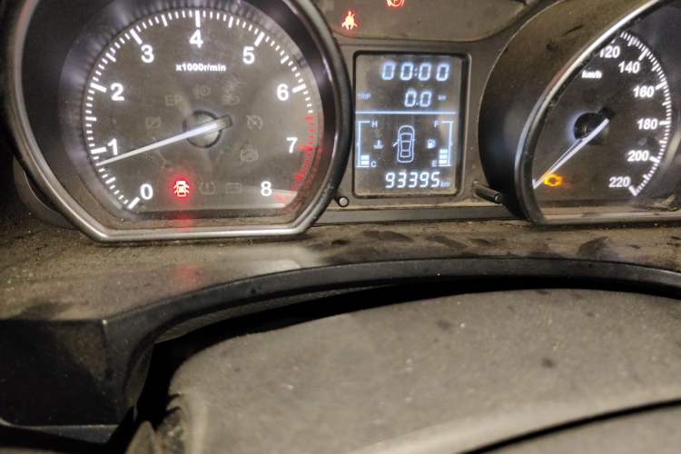 Used Zotye T600 2015 1.5T Manual Luxury Model Odometer Close Up