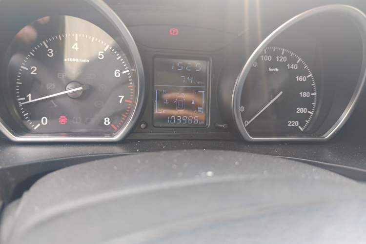 Used Zotye T600 2015 1.5T Manual Elite Model Odometer Close Up