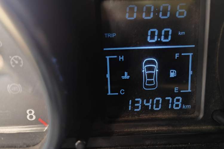 Used Zotye T600 2015 2.0T DCT Prestige Edition Odometer Close Up
