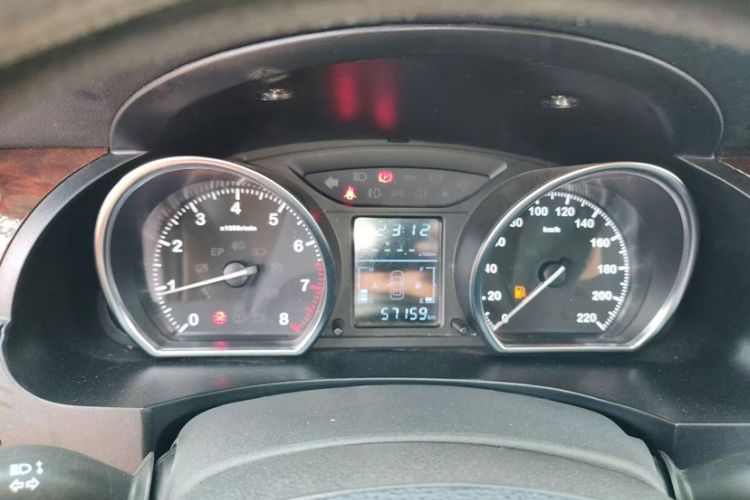 Used Zotye T600 2015 1.5T Manual Elite Model Odometer Close Up