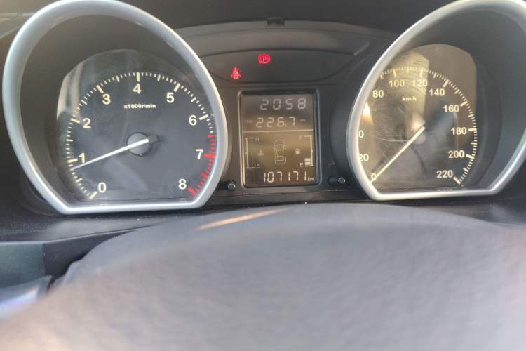 Used Zotye T600 2015 1.5T Manual Luxury Model Odometer Close Up