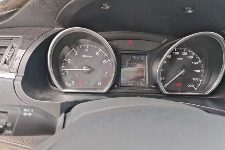 Used Zotye T600 2015 Family Edition 2.0T Manual Elite Version Odometer Close Up