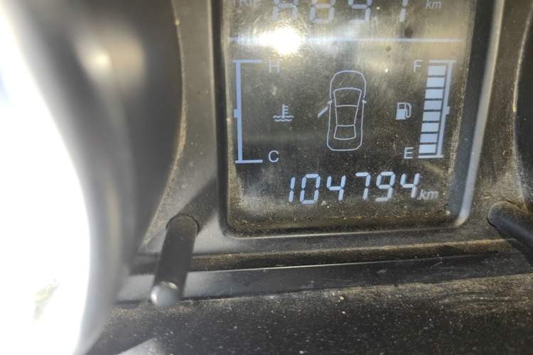 Used Zotye T600 2015 1.5T Manual Luxury Model Odometer Close Up