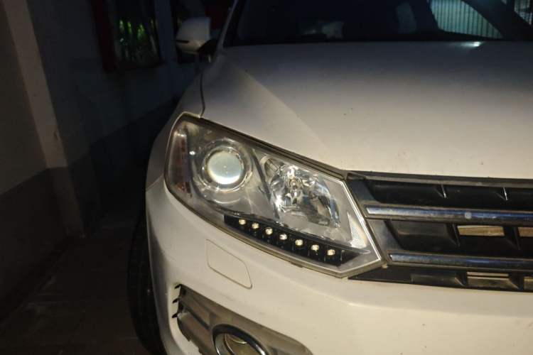 Used Zotye T600 2015 2.0T DCT Prestige Edition Right Front Headlight
