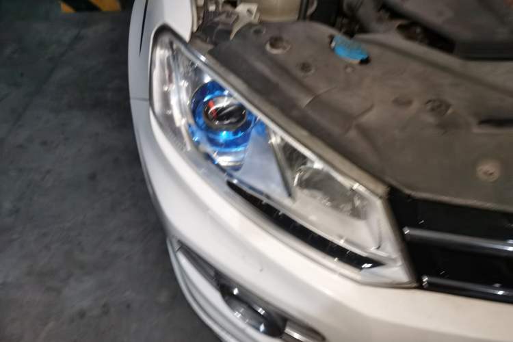 Used Zotye T600 2015 2.0T DCT Prestige Edition Right Front Headlight