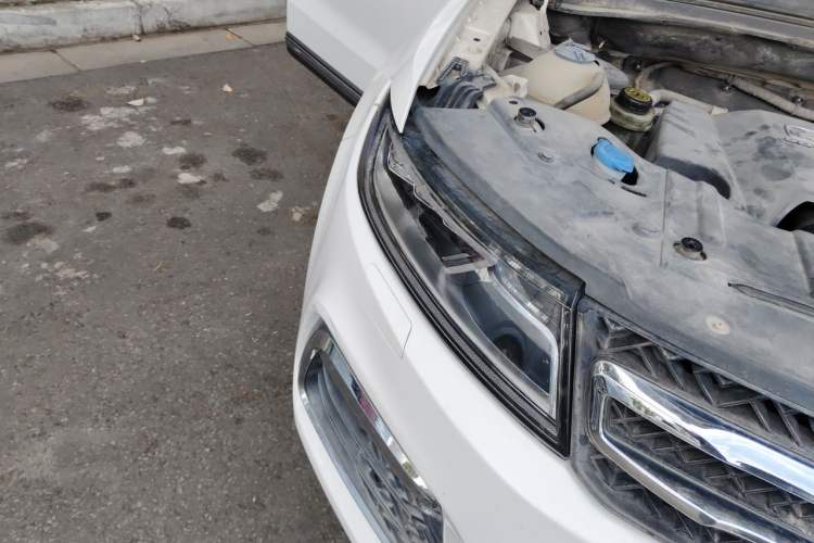 Used Zotye T600 2015 Family Edition 2.0T Manual Elite Version Right Front Headlight