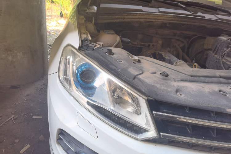 Used Zotye T600 2015 1.5T Manual Luxury Model Right Front Headlight