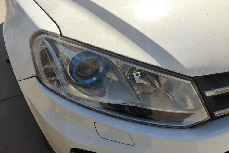 Used Zotye T600 2015 1.5T Manual Luxury Model Right Front Headlight