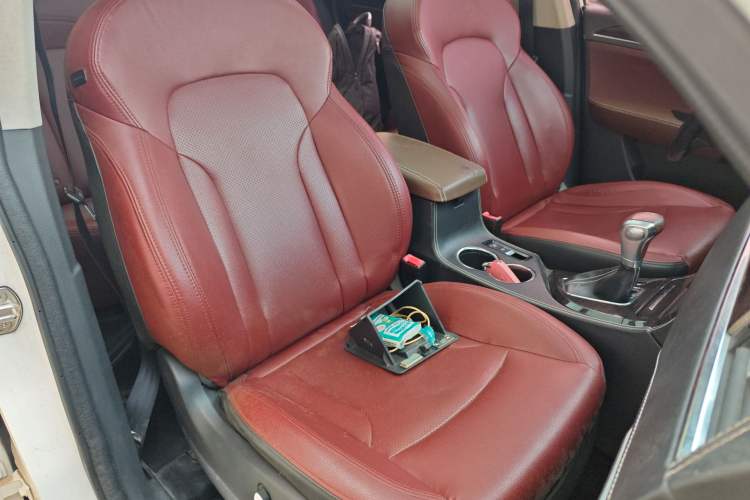 Used Zotye T600 2015 2.0T DCT Prestige Edition Right Front Seat