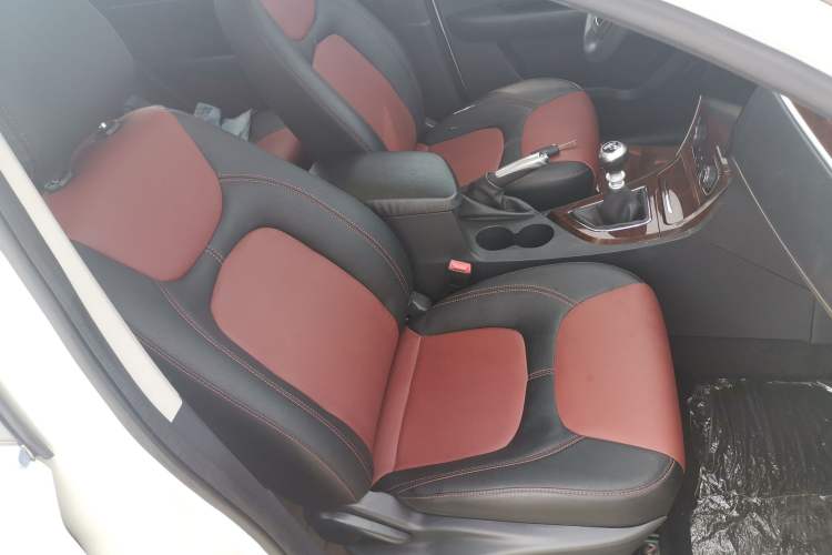 Used Zotye T600 2015 1.5T Manual Elite Model Right Front Seat