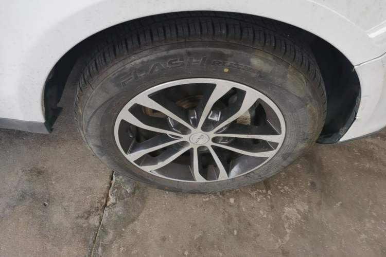 Used Zotye T600 2015 2.0T DCT Flagship Edition Right Front Wheel Hub