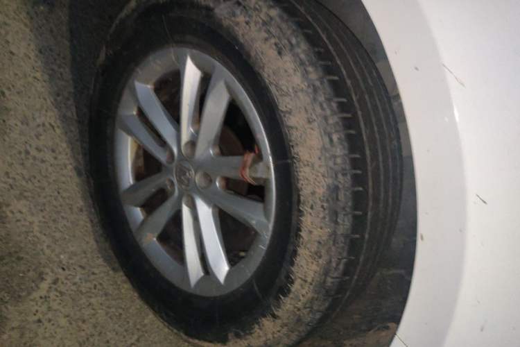 Used Zotye T600 2015 1.5T Manual Elite Model Right Front Wheel Hub