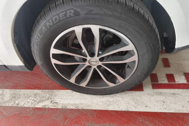 Used Zotye T600 2015 2.0T DCT Prestige Edition Right Front Wheel Hub