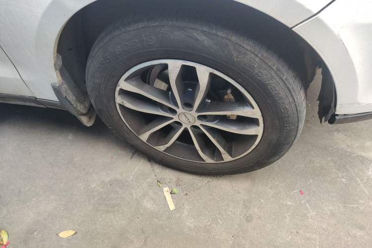 Used Zotye T600 2015 2.0T Manual Luxury Version Right Front Wheel Hub