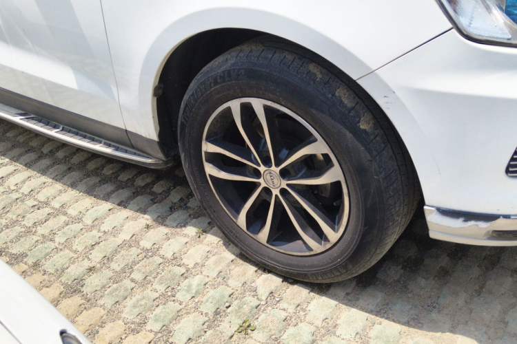 Used Zotye T600 2015 2.0T DCT Prestige Edition Right Front Wheel Hub