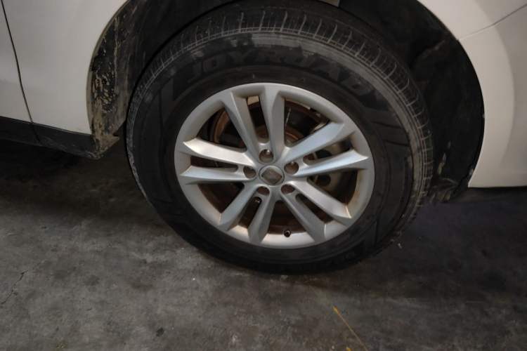 Used Zotye T600 2015 1.5T Manual Luxury Model Right Front Wheel Hub