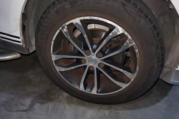 Used Zotye T600 2015 2.0T DCT Prestige Edition Right Front Wheel Hub