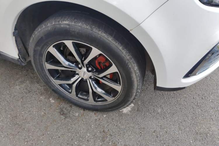 Used Zotye T600 2015 Family Edition 2.0T Manual Elite Version Right Front Wheel Hub