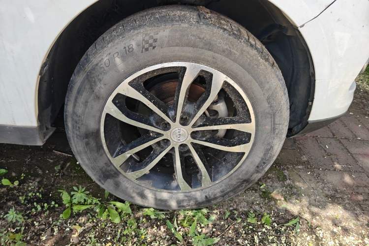 Used Zotye T600 2015 Family Edition 2.0T Manual Elite Version Right Front Wheel Hub
