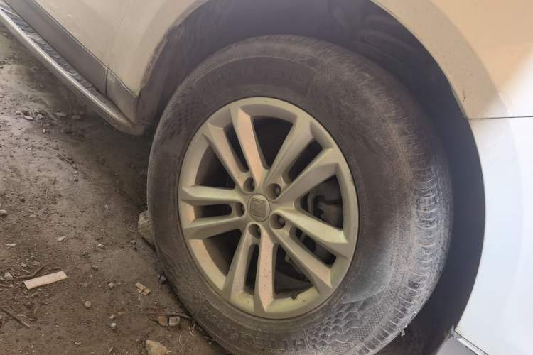 Used Zotye T600 2015 1.5T Manual Luxury Model Right Front Wheel Hub