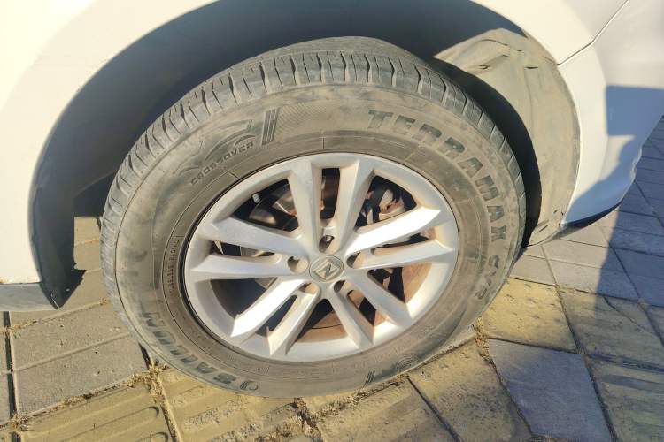 Used Zotye T600 2015 1.5T Manual Luxury Model Right Front Wheel Hub