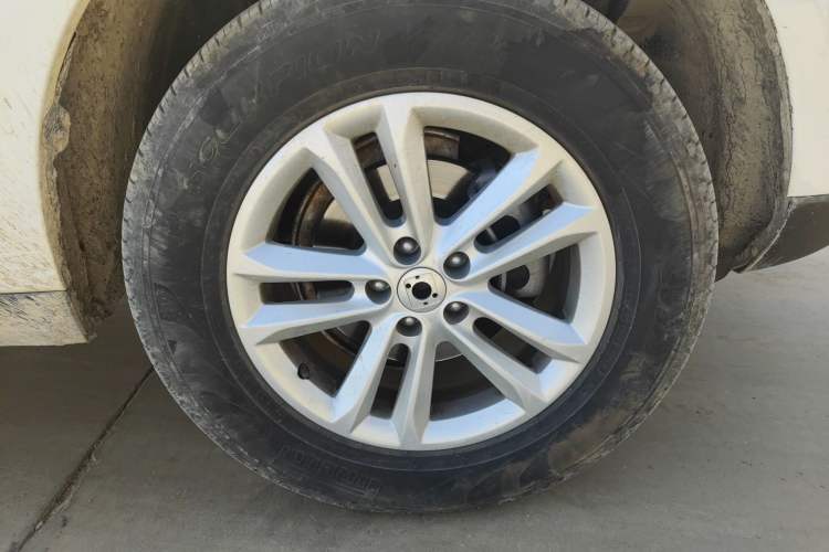 Used Zotye T600 2015 1.5T Manual Luxury Model Right Front Wheel Hub
