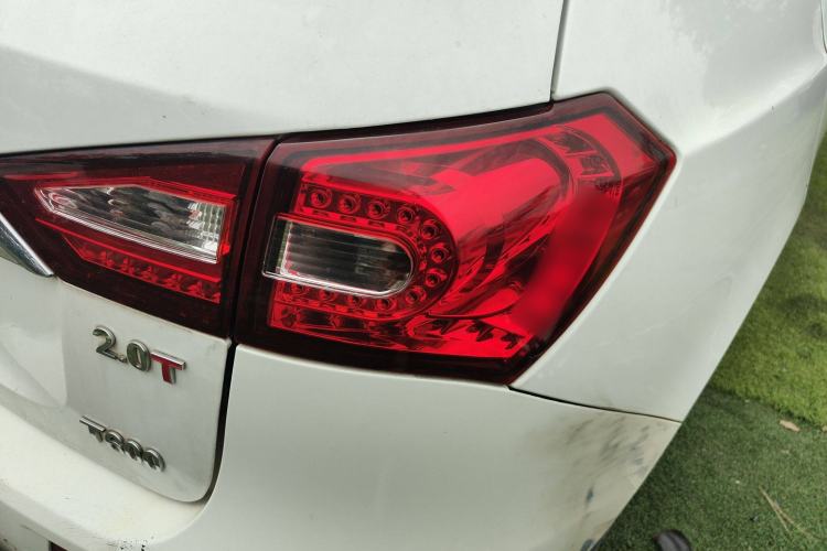 Used Zotye T600 2015 2.0T DCT Prestige Edition Right Rear Taillight