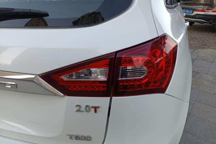 Used Zotye T600 2015 2.0T DCT Prestige Edition Right Rear Taillight
