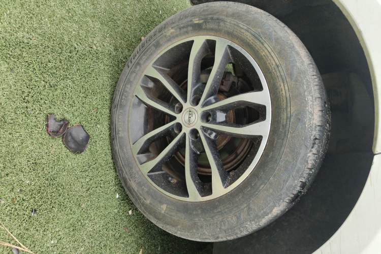 Used Zotye T600 2015 2.0T DCT Prestige Edition Right Rear Wheel Hub