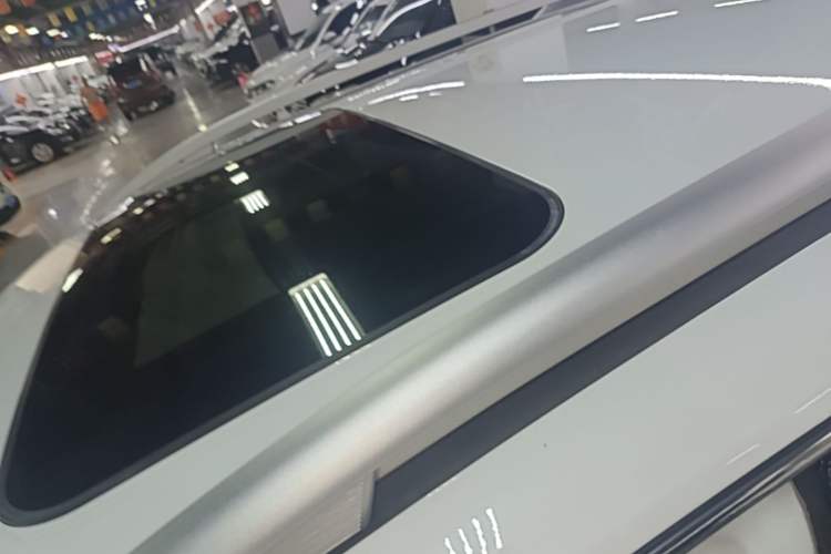 Used Zotye T600 2015 1.5T Manual Elite Model Roof