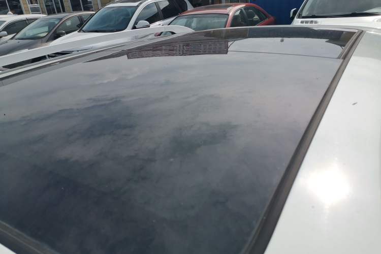 Used Zotye T600 2015 1.5T Manual Elite Model Roof