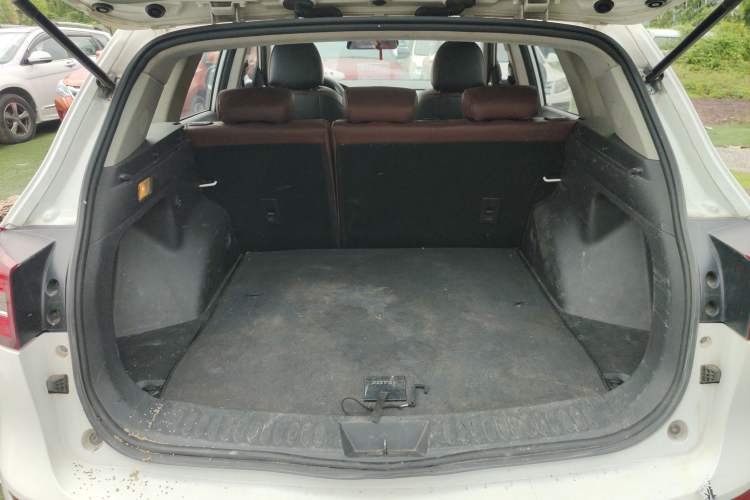 Used Zotye T600 2015 2.0T DCT Prestige Edition Trunk
