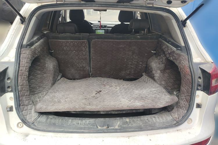 Used Zotye T600 2015 2.0T Manual Luxury Version Trunk