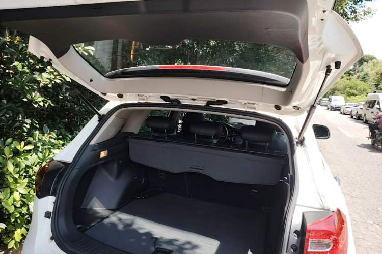 Used Zotye T600 2015 2.0T DCT Prestige Edition Trunk