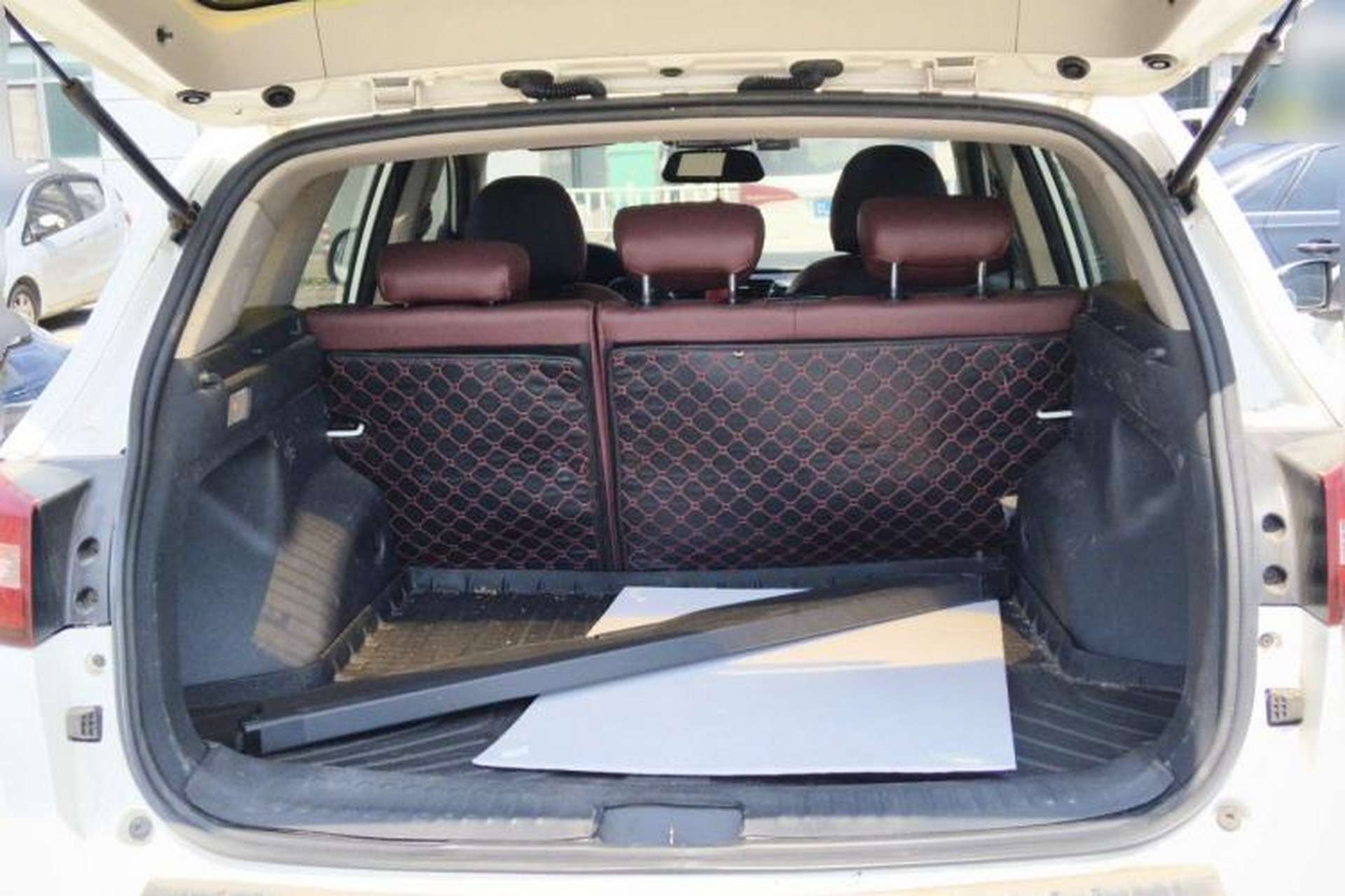Used Zotye T600 2015 2.0T DCT Prestige Edition Trunk