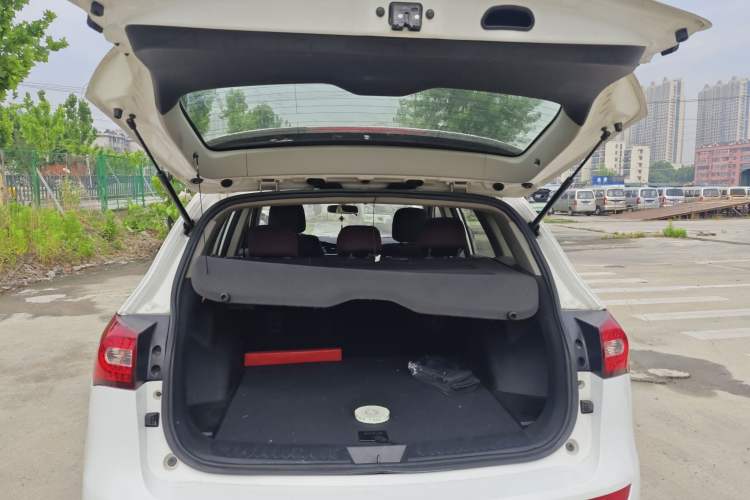 Used Zotye T600 2015 Family Edition 2.0T Manual Elite Version Trunk