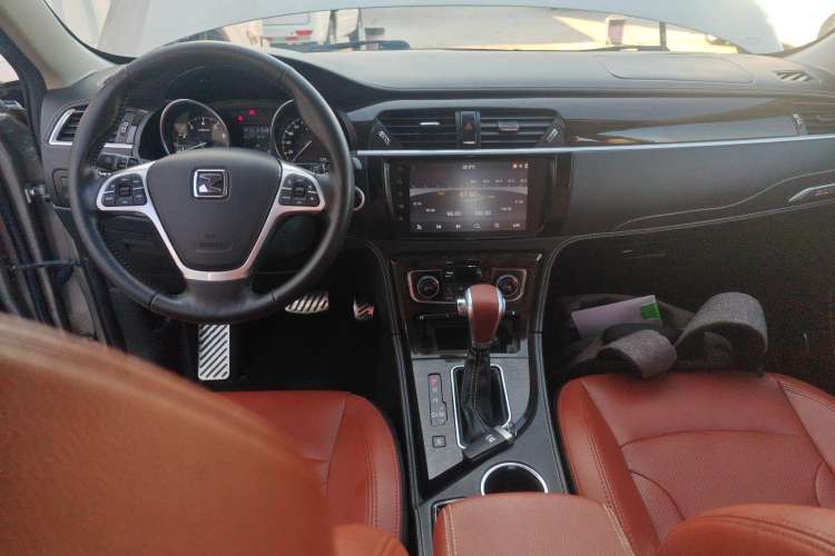Used Zotye T600 2015 2.0T DCT Prestige Edition Center Console