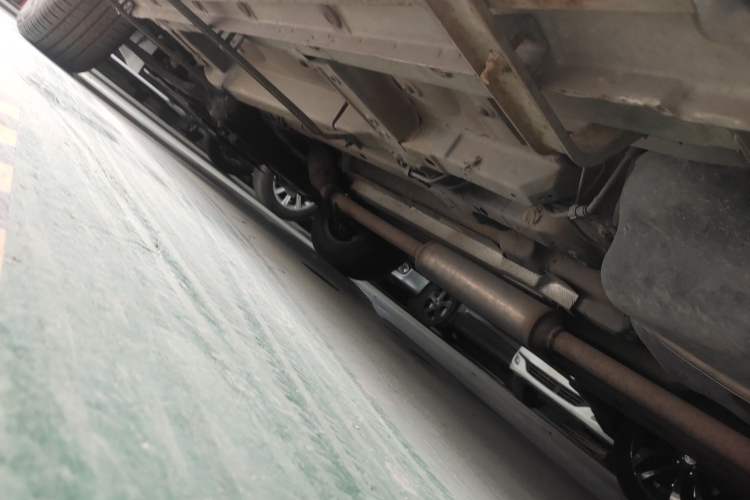Used Zotye T600 2015 2.0T DCT Prestige Edition Chassis Rear Left