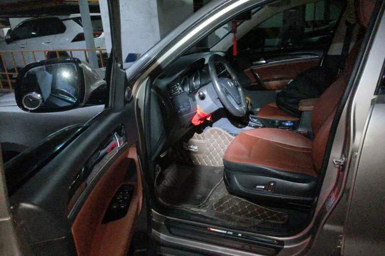 Used Zotye T600 2015 2.0T DCT Flagship Edition Driver Seat