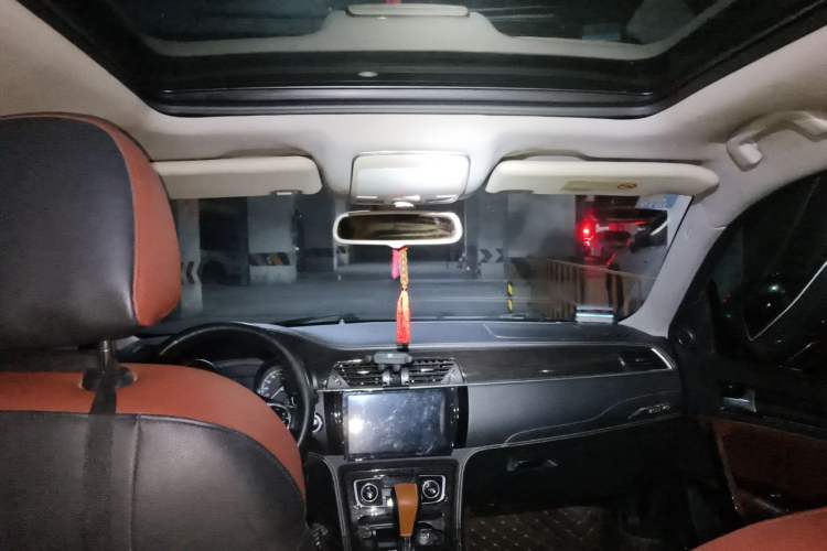 Used Zotye T600 2015 2.0T DCT Flagship Edition Headliner