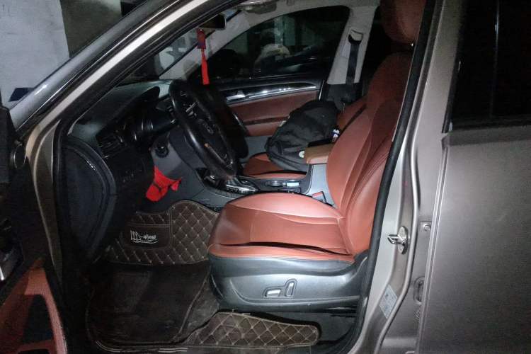 Used Zotye T600 2015 2.0T DCT Flagship Edition Left Front Seat