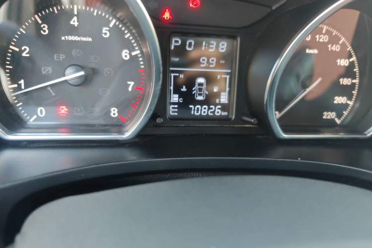 Used Zotye T600 2015 2.0T DCT Prestige Edition Odometer Close Up