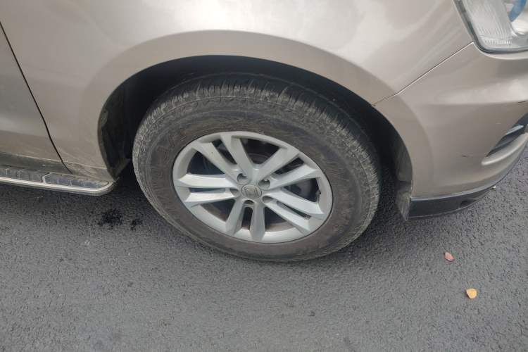 Used Zotye T600 2015 1.5T Manual Luxury Model Right Front Wheel Hub