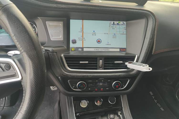 Used Zotye T600 2016 Sport Edition 2.0T DCT Prestige Model Audio And AC Panel