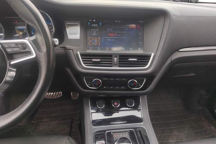 Used Zotye T600 2016 Sport Edition 2.0T DCT Luxury Model Audio And AC Panel
