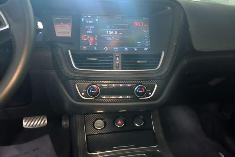 Used Zotye T600 2016 Sport Edition 2.0T DCT Prestige Model Audio And AC Panel